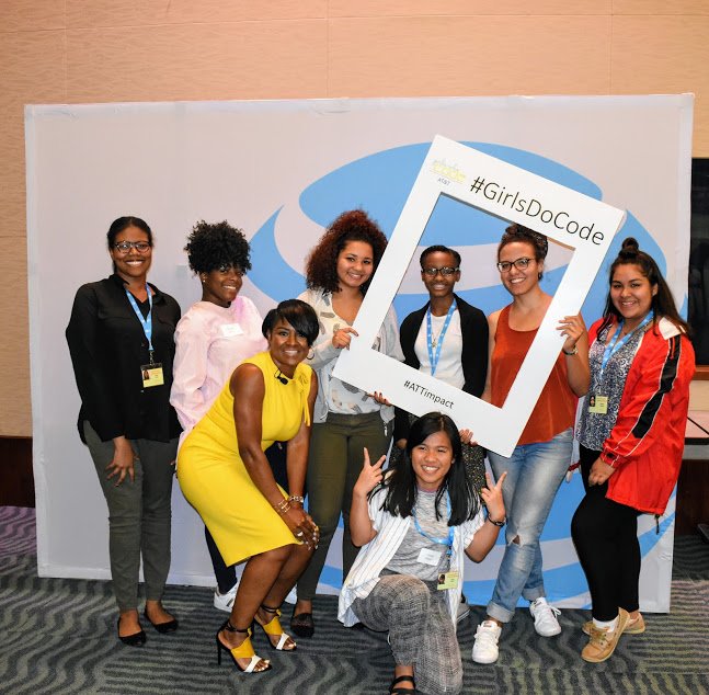 Avalua Reyes tweet media