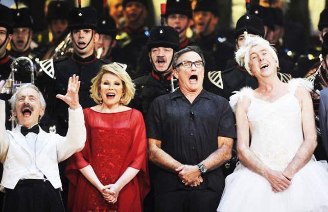 Happy birthday to the iconic Robin Williams Joan adored him! 