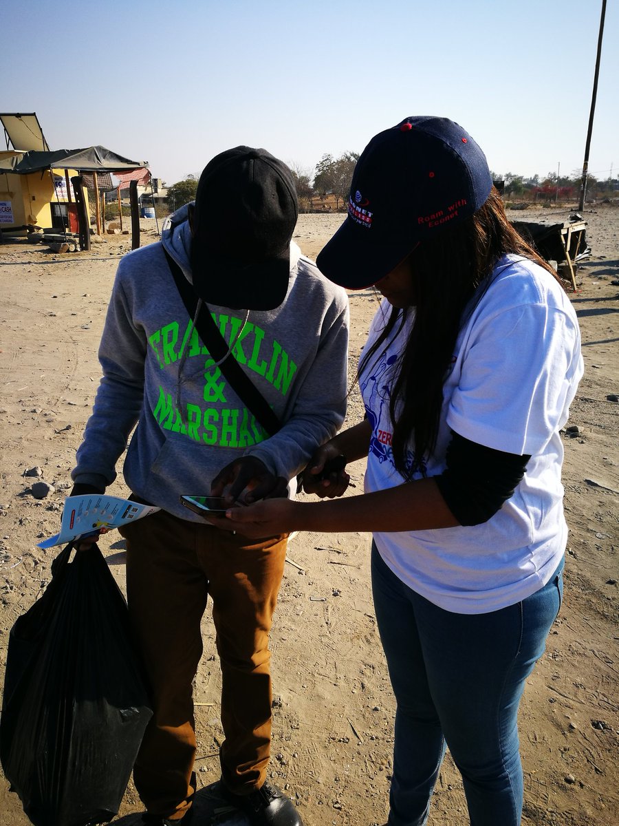 PeeNdaChichi's tweet photo. This guy just couldn't wait to dowbload #EconetPlus App and cross the border to enjoy #ZeroRoamingCharges. #RoaminghasneverbeenthisExciting https://t.co/7ASUYRwb6U