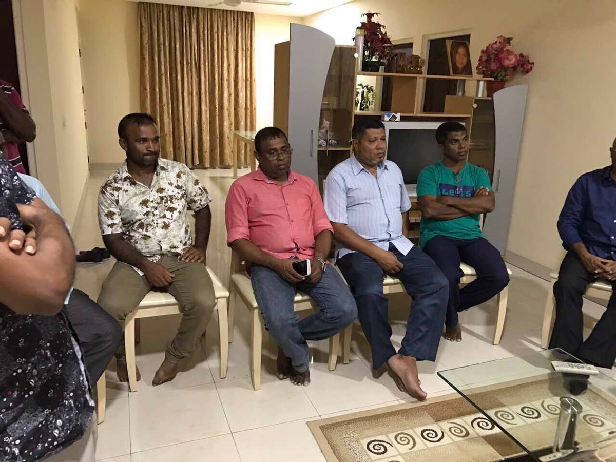 Azhartu's tweet photo. #HappsNow
Raa.Meedhoo ge PPM gofithakuge issverinnaa Defense minister @Adamshareefz adhi #PPMTeam badhalu kohllavvany.
#Vote4PPM https://t.co/VOCMjoi22F