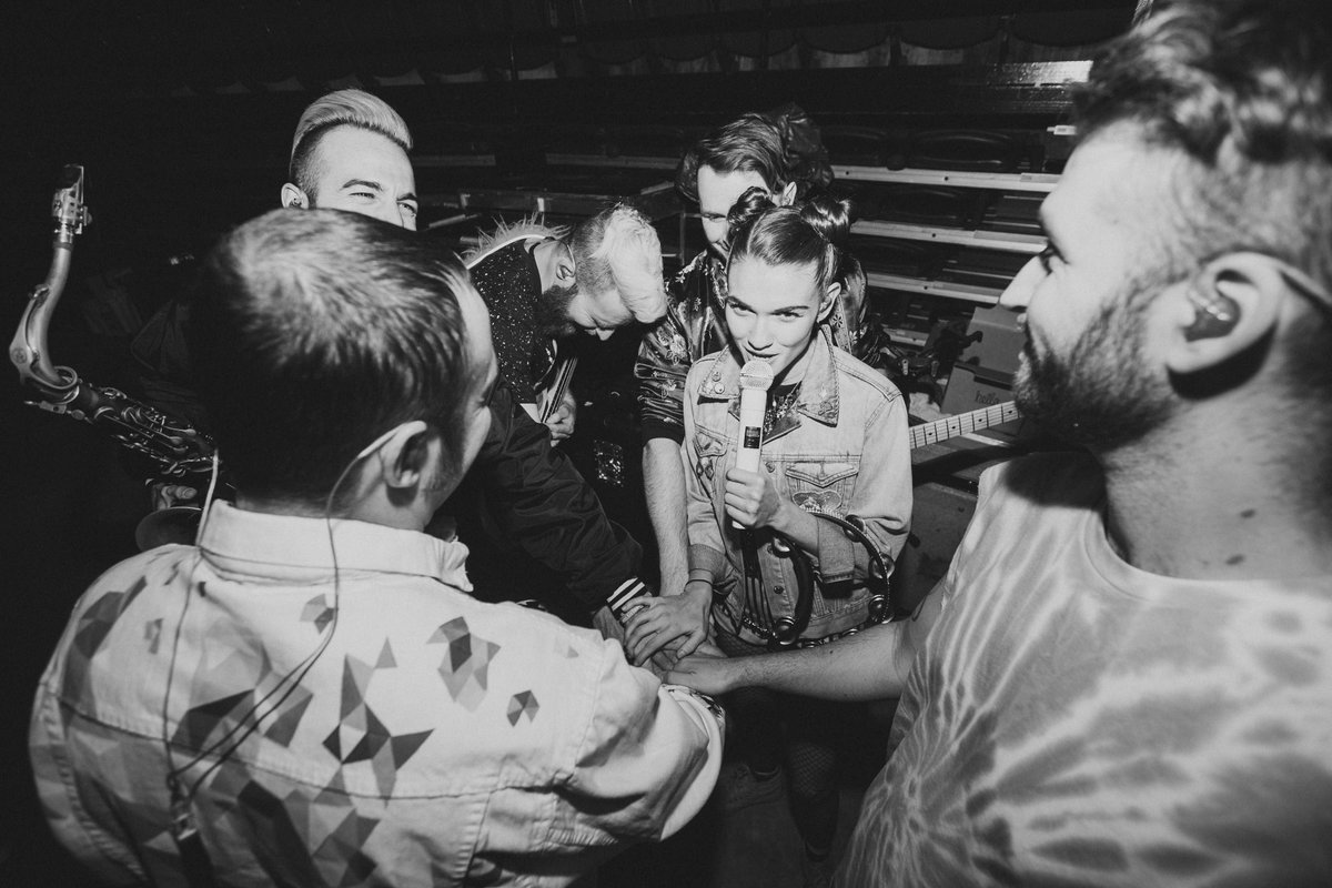 annaleemedia's tweet photo. 3rd and final part of my @MisterWives #DOABtour journal! Summer tour photos coming soon! https://t.co/sWGqCuM9G4 https://t.co/Qqb5ZEPfVO