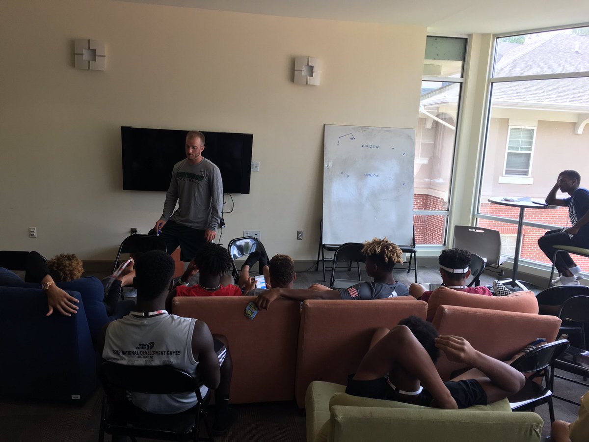 CoachRyanLarsen's tweet image. Off Staff @Coach_GReese @JakeSpalik1 @TNeymeiyer @Coach_Scola in final mtgs before games @ the @USNFT GA Dev Games! #EarnYourStars @CoachAI