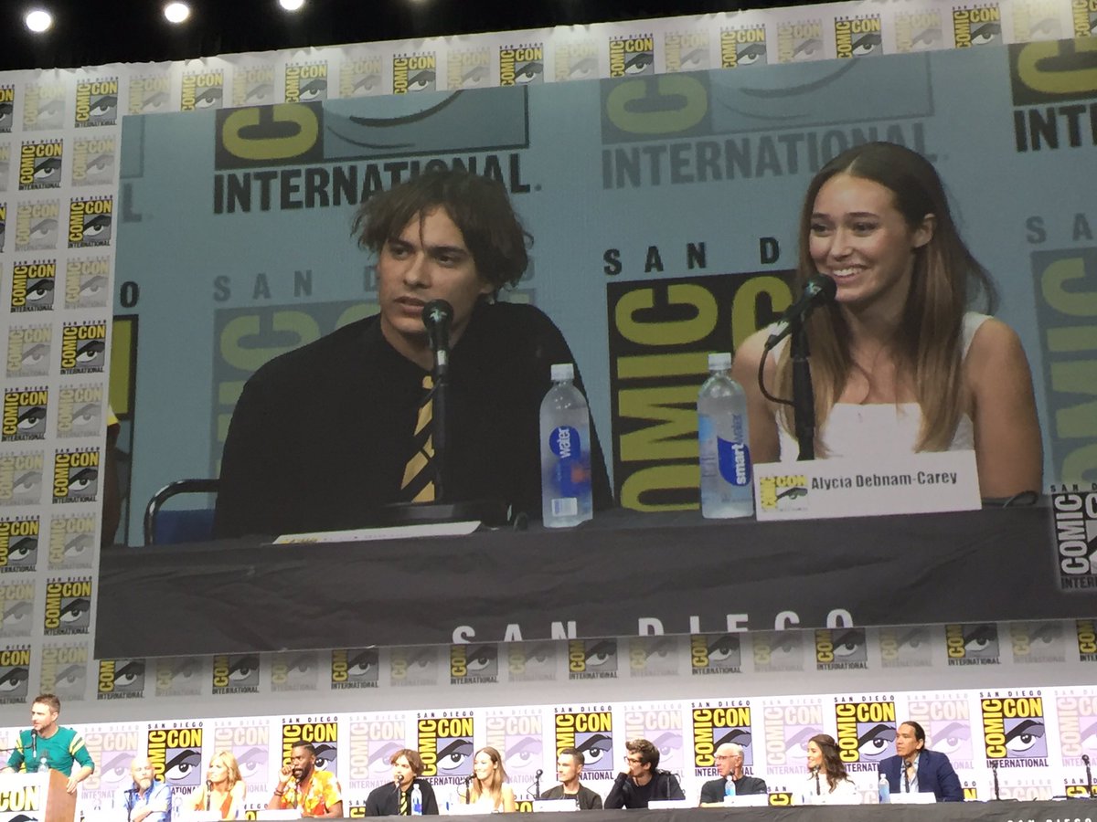 Adorable fan asks the #FearTWD cast if they ever get nightmares from the show. All of them: "Definitely" #SkyboundSDCC