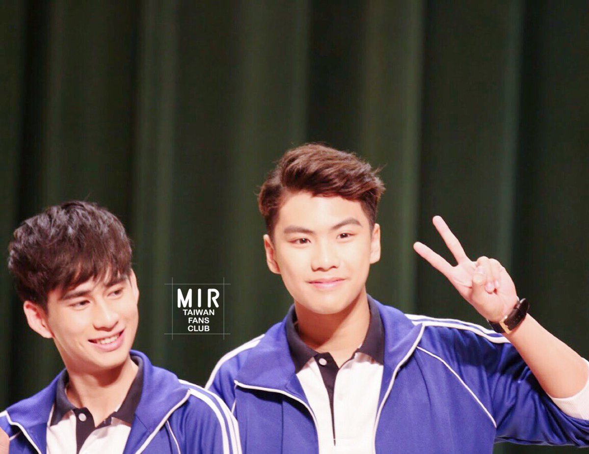 MIR_TWFC's tweet photo. The love is the deep deep liking💞#MakeitrighSS2 @ohmpawatt @ImerbSittiwat @OhmToeyTogether @OverTempChinaFC https://t.co/jaAC4NqNuX