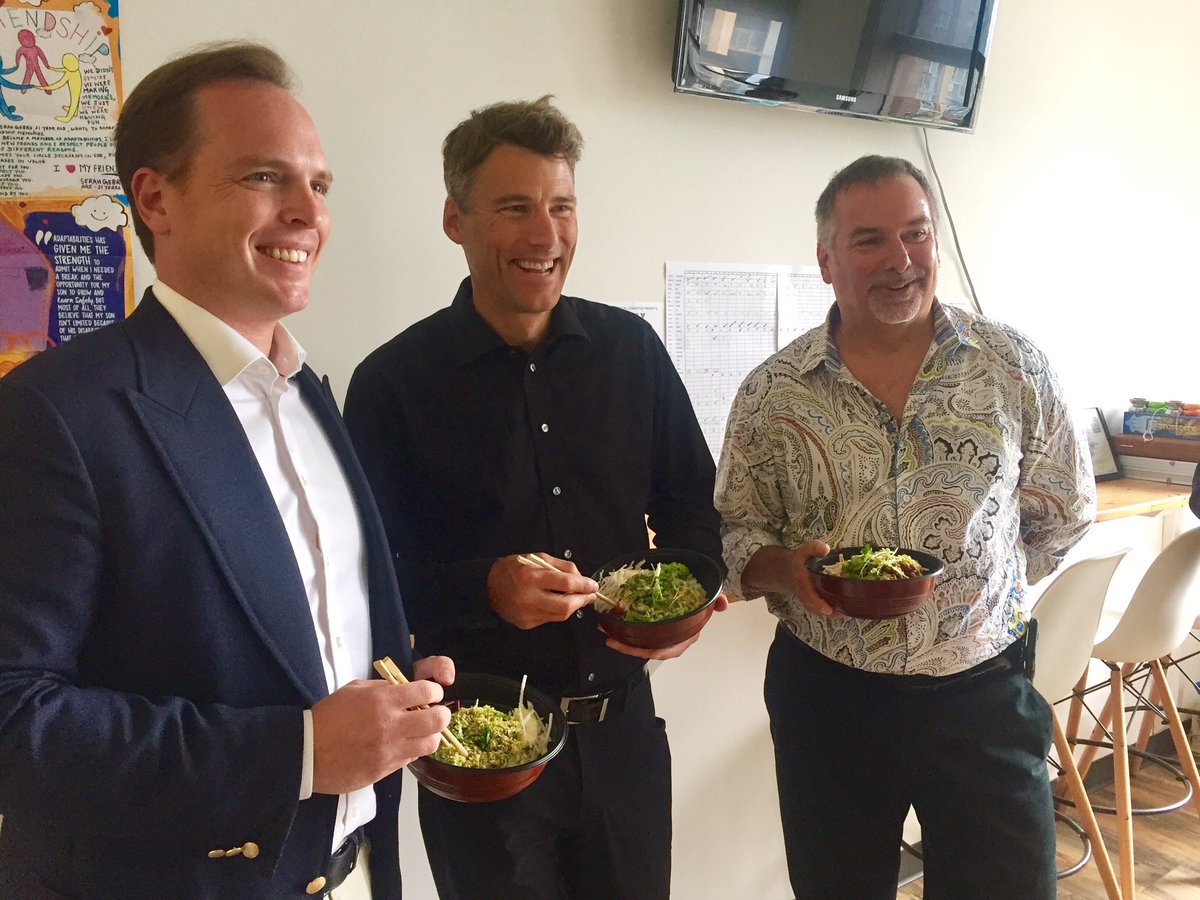 joelabramson's tweet photo. The @FullyManaged team is honored to host Mayor Robertson @vanmayorsoffice to talk future of tech & innovation in Vancouver. #techyvr https://t.co/fLRugY6cfS