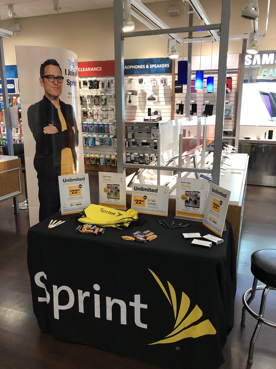 randi_wilde's tweet photo. Come out to Best Buy to save up to $400 on GS8+ and get 5 lines for $90 on Sprint!  #NRSamsungSprintSaysThanks @codybwelker @GregPost11 https://t.co/2iEmJJ9h8s