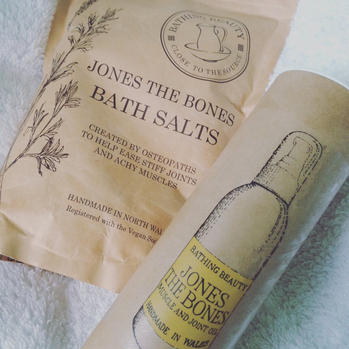Friday night treats
<a href="/bathingbeauty1/">Bathing Beauty Skincare</a> #jonesthebones #bathtime #mytime #treattime #restandrelax #busylife #myshoplife instagram.com/p/BW0eQC-gHHI/