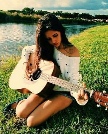 LizethCallizay2's tweet photo. ES LA MEJOR CANTANTE que conoci tr ADMIRO!! https://t.co/Z4DKmAVXCc