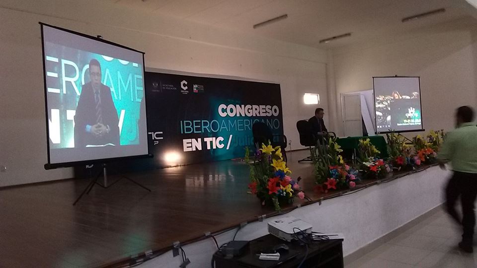 CIBETICUTC's tweet photo. Ing. Raúl Islas Matadamas, presenta la conferencia magistral: Gobierno abierto y democracia. Retos hacia 2018.
#CIBETIC2017 #SomosUTC https://t.co/RhhMZl0ZJV