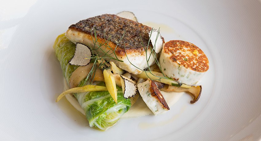 BostonMagazine's tweet photo. Check out the menus at Mooncusser Fish House, the latest from the @80thoreau team: https://t.co/KoiYYQV9b3 https://t.co/lDk9UBIVsM