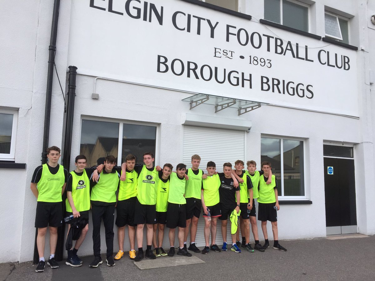 ECFCacademy's tweet image. Fantastic effort by the U17s tonight #Quarrelwoods #hellhill #setofbodies #preseason2017