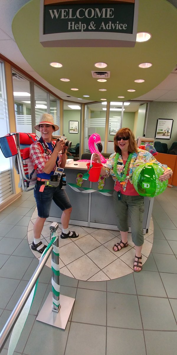 Christina0679's tweet photo. Grande finale for Tacky Tourist week!! Raising awareness and eyebrows for #beachfestattd. #readyforyou https://t.co/HFxtxvuFQW