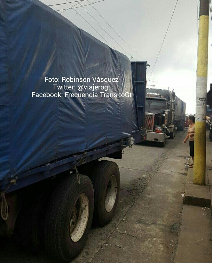 viajerogt's tweet photo. #TransitoGt COMPLICADO
#Colomba #CostaCuca
Circulación de Transporte Pesado derivado de PASO CERRADO en ruta de #Reu a #Xela https://t.co/ZXG7RZCkoi