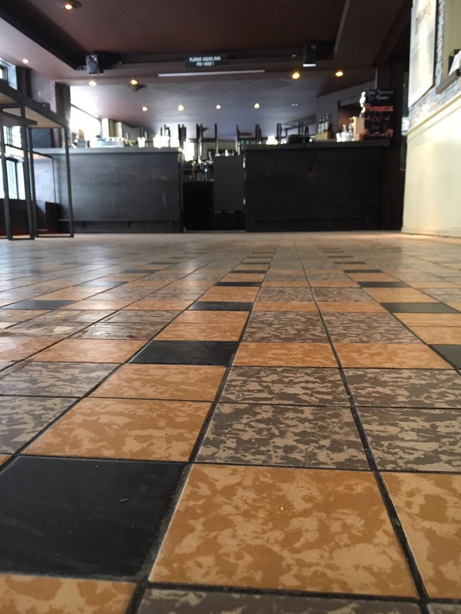 boucaniers's tweet photo. Lors de nos travaux de réfection nous sommes tombés sur cet ancien sol en carreaux de La Factoria. #lausanne #nostalgie https://t.co/NFvzpJwGka