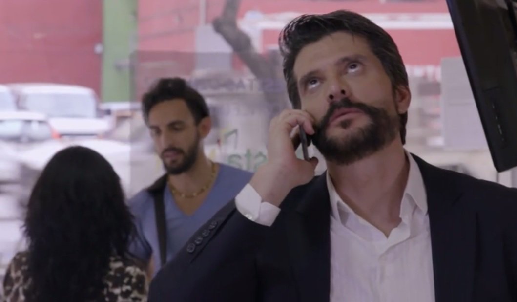 MarceCordobaFc's tweet photo. Julio vende dos relojes para poder dar el dinero que le pidieron.  #EnamorandomeDeRamon #Capitulo109 https://t.co/IzYS6kIPqT