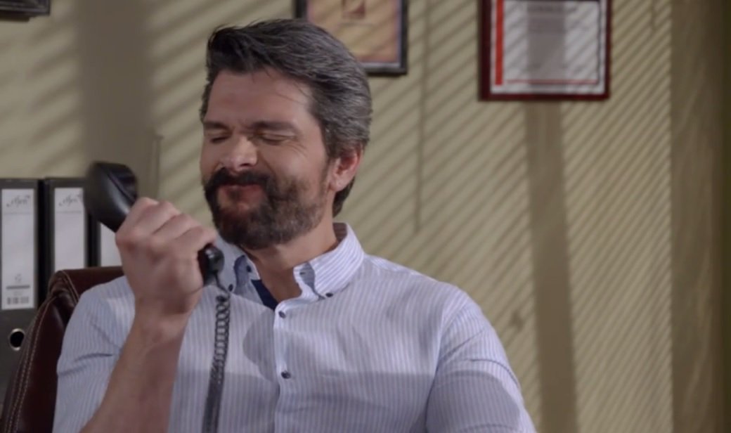 MarceCordobaFc's tweet photo. Como cuando te piden dinero a cada rato... 😂#EnamorandomeDeRamon #Capitulo109 https://t.co/tCkunAfyvo