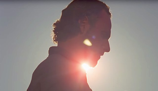 TheWalkingDead's tweet photo. #TheWalkingDead Season 8 #SDCC trailer is here! Watch it 100 times here: https://t.co/AxK06qAmHO https://t.co/guo2uwsecB