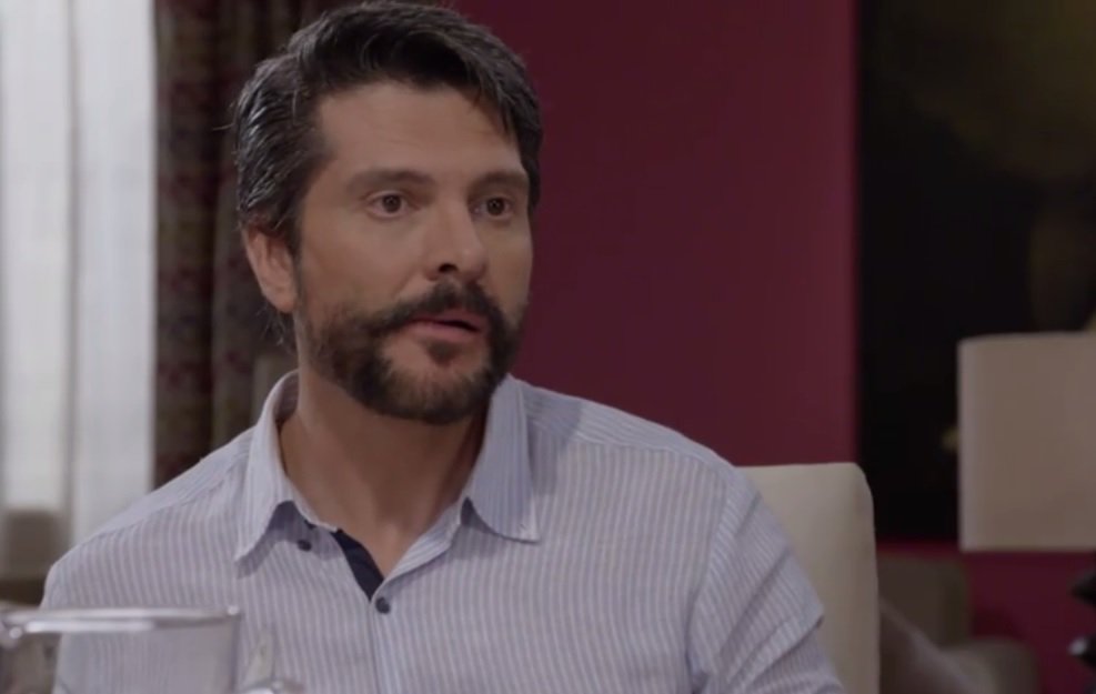MarceCordobaFc's tweet photo. Fabiola pone en su lugar a Julio. #EnamorandomeDeRamon #Capitulo109 https://t.co/OtX2HGP913