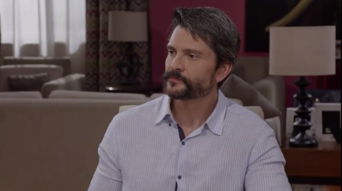 MarceCordobaFc's tweet photo. Fabiola pone en su lugar a Julio. #EnamorandomeDeRamon #Capitulo109 https://t.co/OtX2HGP913