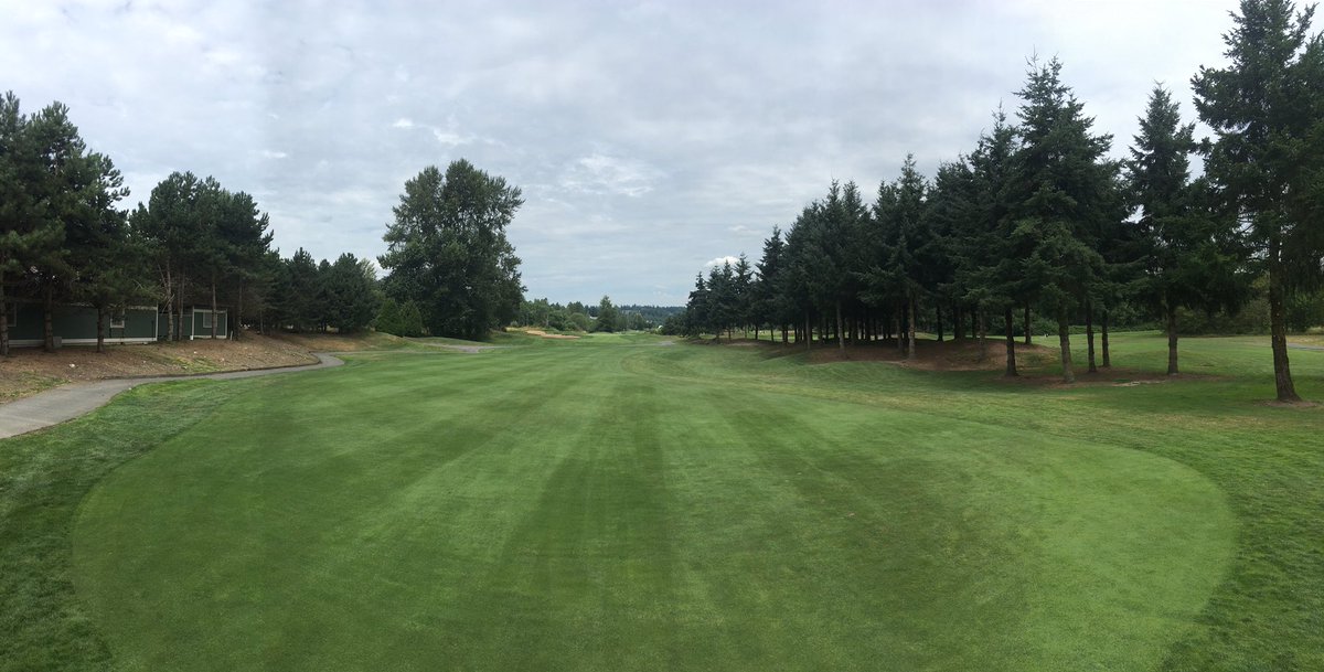 RS_turf's tweet photo. Going to be a good weekend at Willows Run. Crew got a lot done around all the shotguns. #willowsrun https://t.co/KRPFl5wCLl