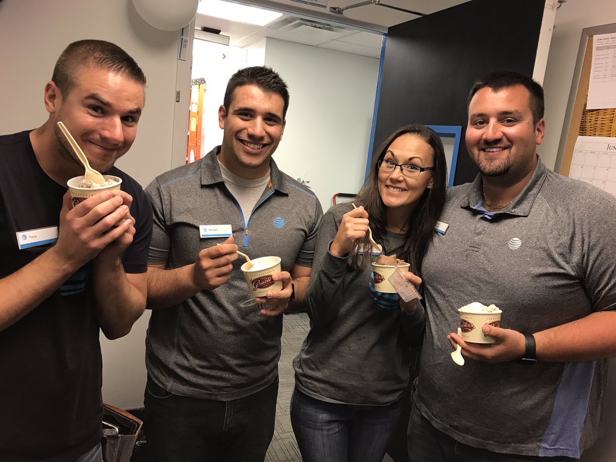 MisterMikeSmith's tweet photo. Enjoying some delicious treats! #KeepItCoolNER #OHPA https://t.co/WKtpVgAlzu