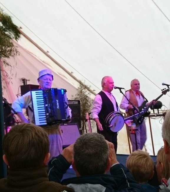 Gumbeerfest's tweet photo. Where be @TheWurzels to? On stage at #Gumbeerfest of course! #ScrumpyandWestern #OriginalBoyband https://t.co/6DTFiMtoRQ