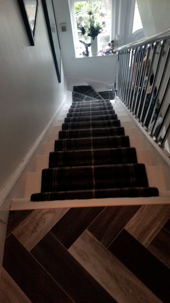 pickard_ian's tweet photo. Stair case and vinyl done https://t.co/MJH6EK6VjX