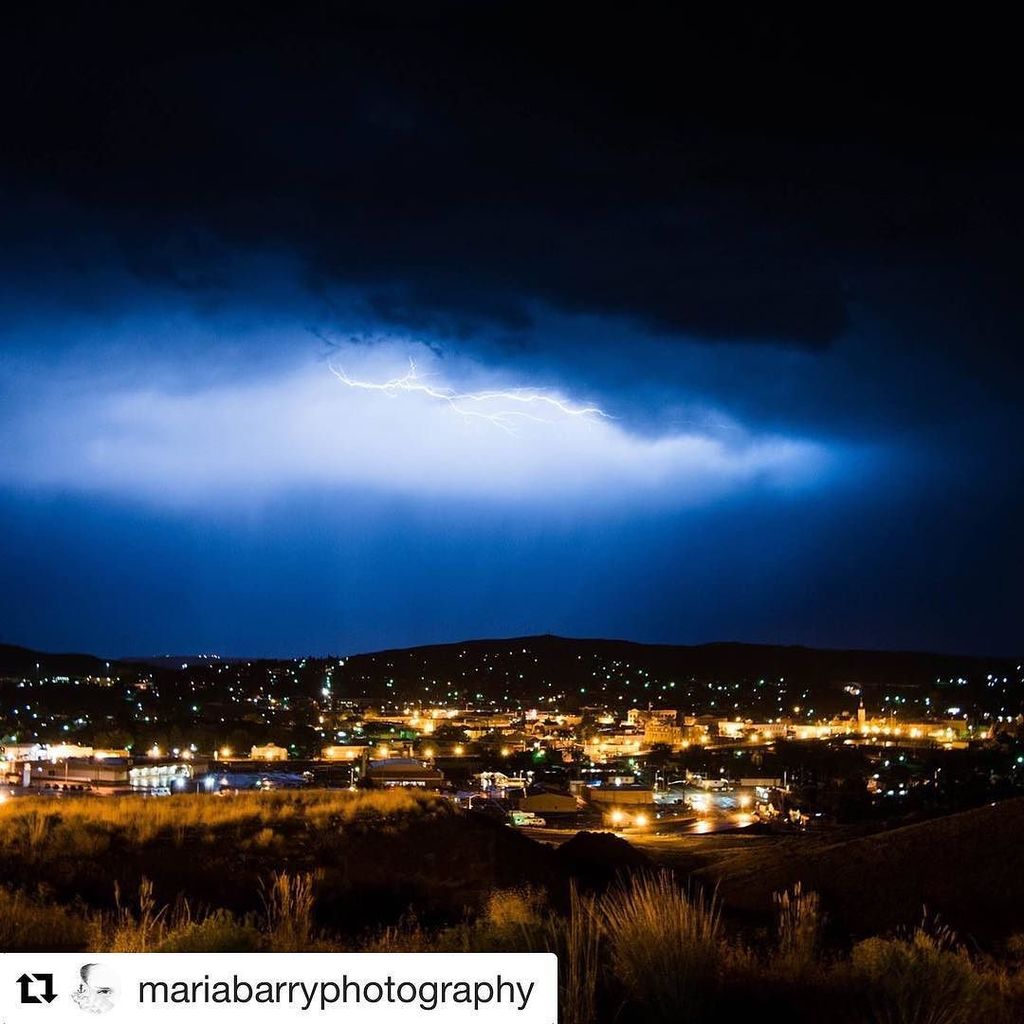 SweetwaterNOW's tweet photo. We love the #viewfromyou ! #summerstorm #wyoming #Repost @mariabarryphotography https://t.co/3WQu5MQneB