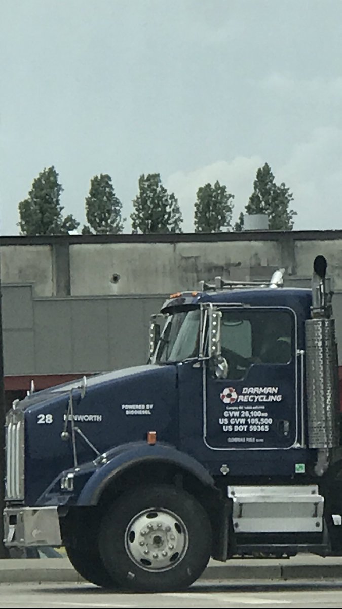 ConquestEqpmnt's tweet photo. our signature product #DynaLoad spotted in the lowermainland on westcoast! It's an automatic bin filling system. call us for more details👍 https://t.co/v29RlfjGgP