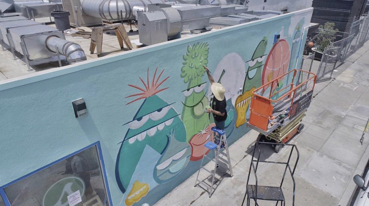 dcwallsfestival's tweet photo. Making strides on their #murals at @powwowlongbeach’17. Here's' #bodeckhernandezart, @natbornklyons, #millustration & #minahamada. • #PWLB17 https://t.co/5qooyTaZJ2