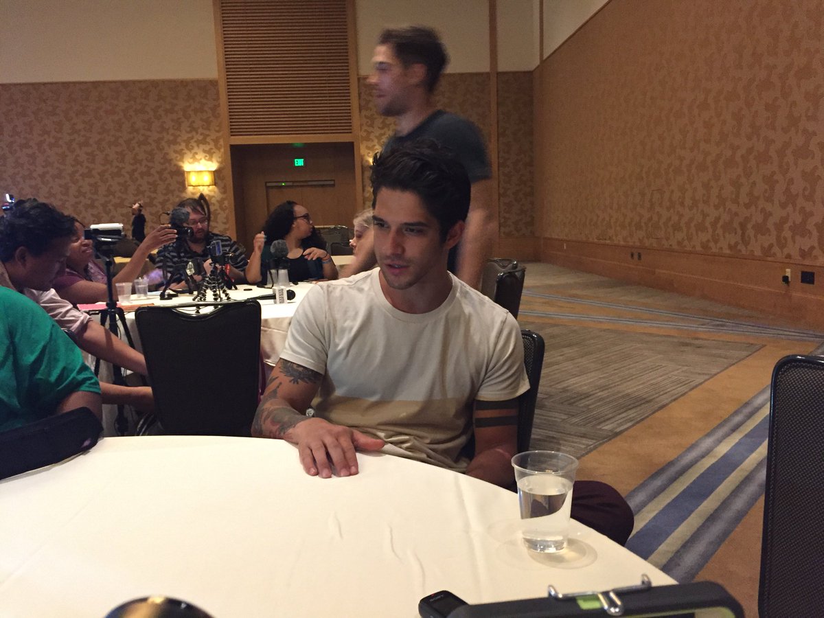 newstwbr's tweet photo. FOTO: Tyler na sala de imprensa. #TeenWolfSDCC https://t.co/d3zUMpA2fD