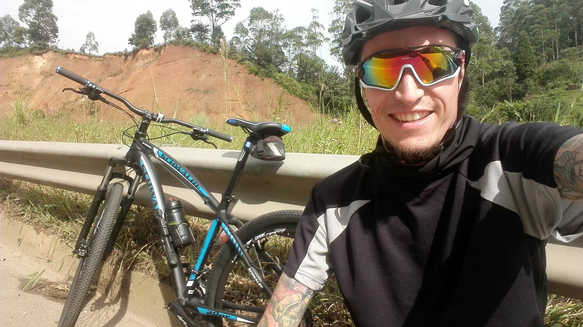 chechomtb84's tweet photo. #lovebiker #bikes #shimano #gw #mtb #GraciasNairoman #schwalbe #lovemybike #mtbmedellin #mtbcolombia #letsroad https://t.co/wXeQ5CGRSv
