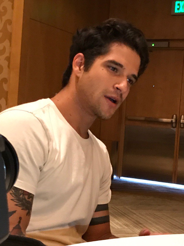 newstwbr's tweet photo. FOTO: Tyler na sala de imprensa. #TeenWolfSDCC https://t.co/d3zUMpA2fD