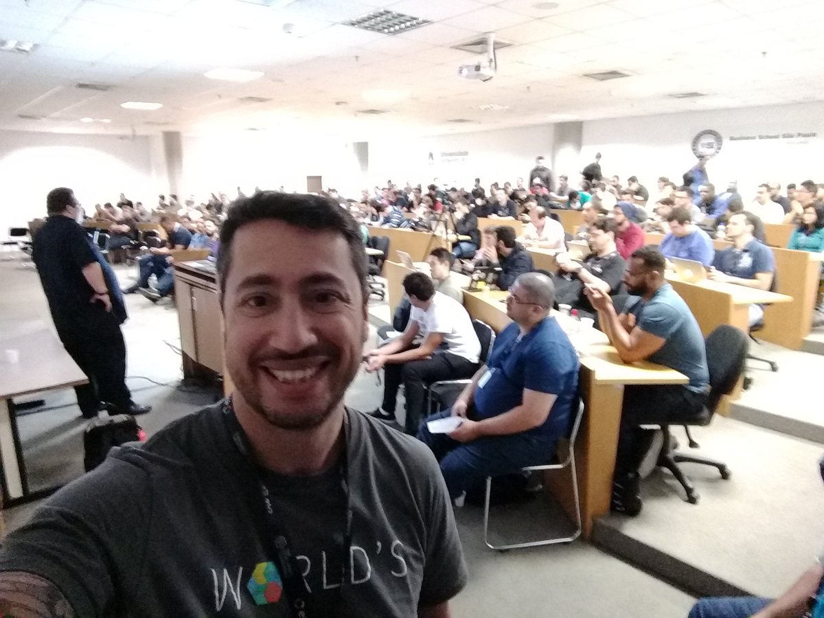 eliasnogueira's tweet image. Já vai começar a minha palestra na trilha #ArquiteturaJava no #TheDevConf