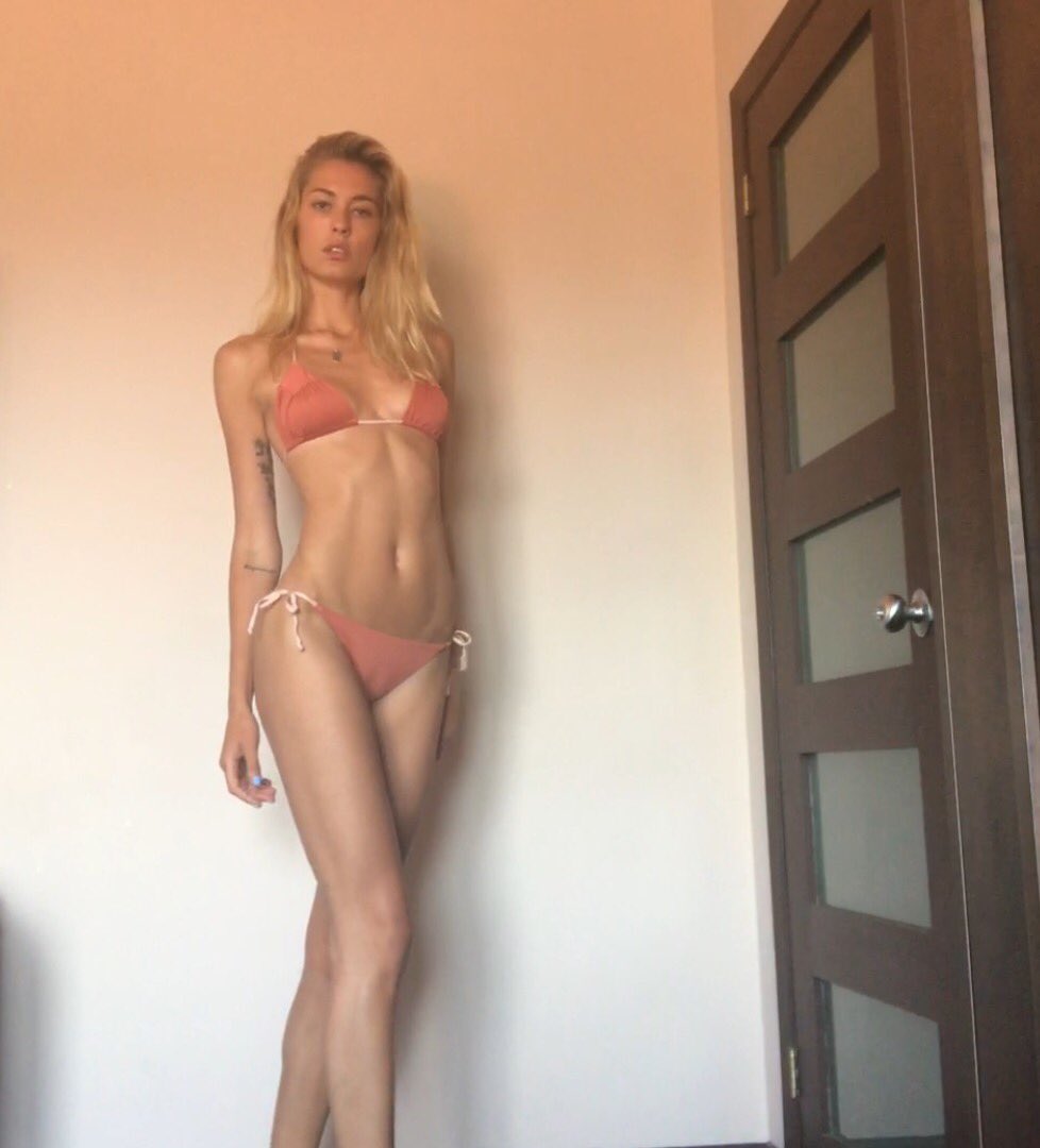 NadjaBender's tweet photo. Feeling all peachy 🍑🍑🍑 https://t.co/DpAJpJKtzB