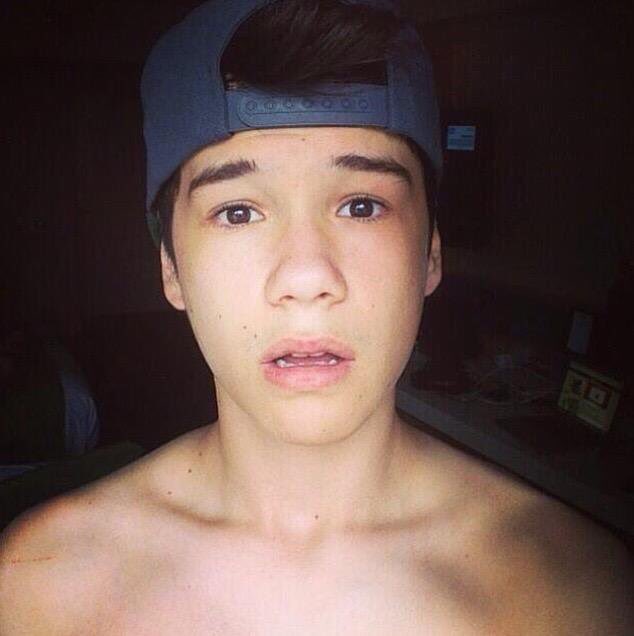 97MKVN's tweet photo. @sebtsb #SoRev https://t.co/P6r4B19KmE