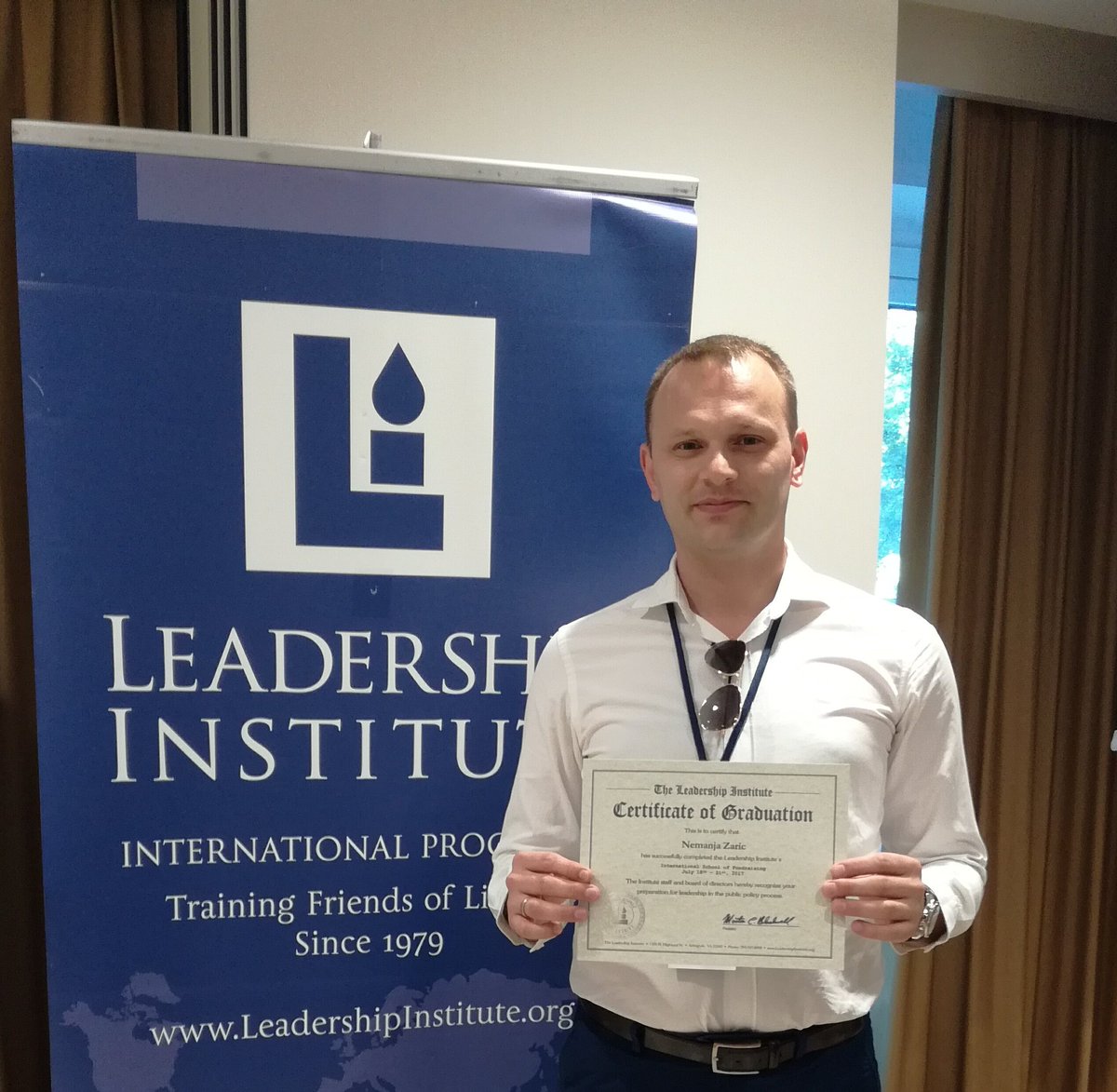NemanjaZaric's tweet photo. Diplomirao. Graduated at Leadership Institute Summer School of Fundraising, Madrid 2017. #LiIntl https://t.co/h9Ja9dp51d