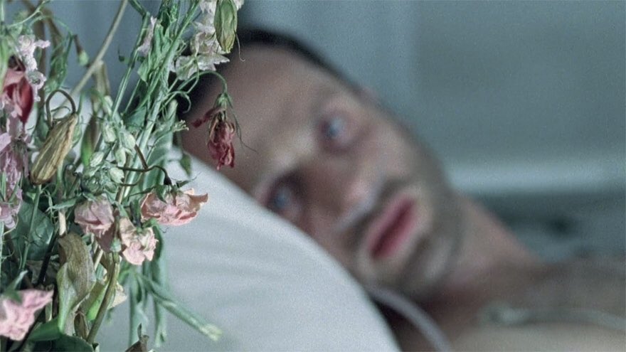 FamilyTWD's tweet photo. Season1 ep1 / S8 #TheWalkingDead #RickGrimes https://t.co/OT4qYAiiEZ