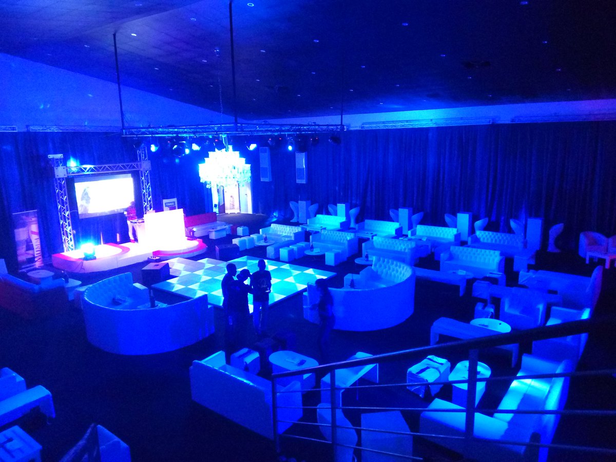 LoveJonesEvent's tweet photo. Vue aérienne de la salle #OAO 😅😅😅😅 https://t.co/8gupZwFVvO