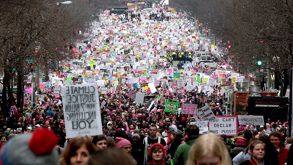 womensmarch's tweet photo. Roll call: RT if you marched on January 21st! #6MonthsSinceWomensMarch

📷: Greg Nash https://t.co/JIvNf295sz