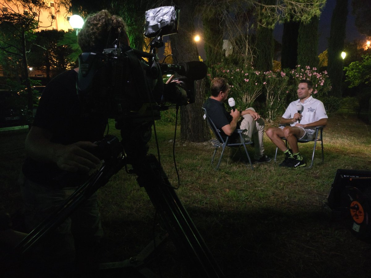 .<a href="/marcominnaard/">Marco Minnaard</a> live in de <a href="/NOSavondetappe/">NOS Avondetappe</a> vanop een kampeerstoeltje nabij Marseille #TDF2017