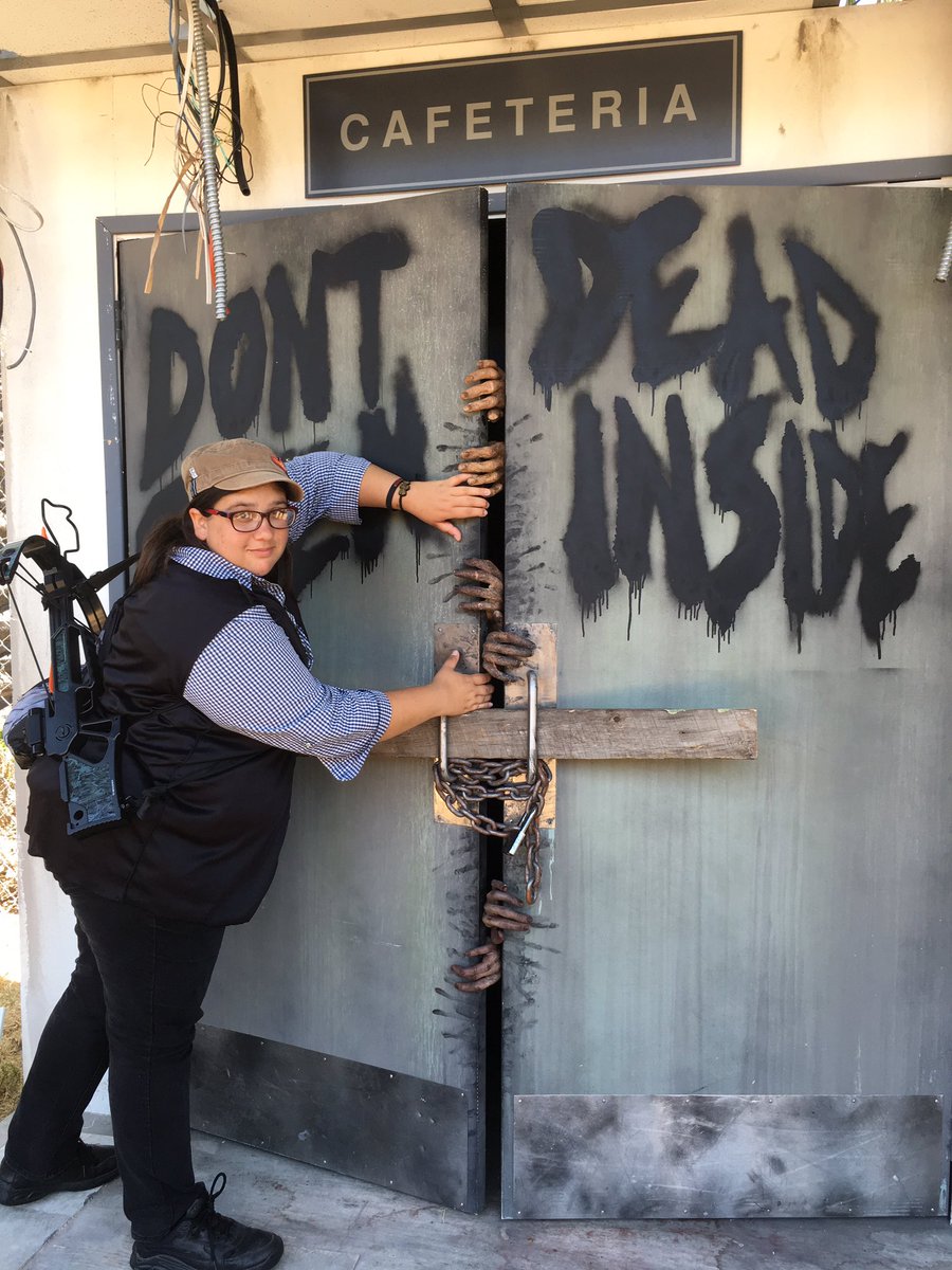 surferkay's tweet photo. #FearTWDSweeps https://t.co/8DErxA1C5C