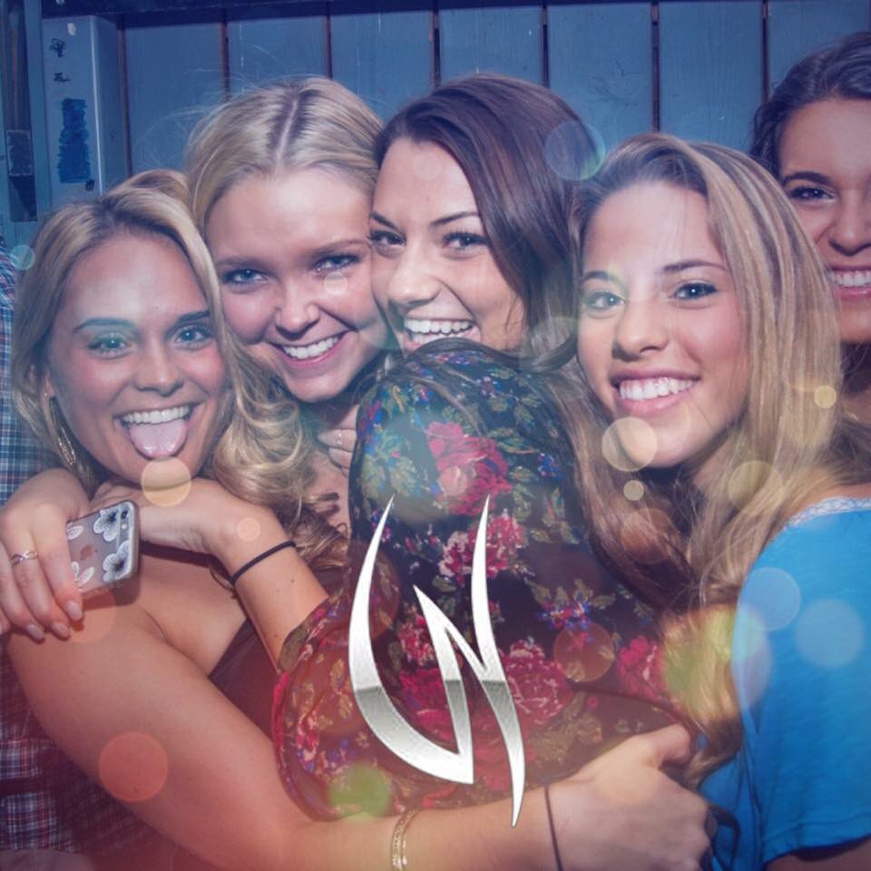 Whisper_WV's tweet photo. #FreeCoverFriday plus $1 drinks and $3 32 oz LITs https://t.co/mvUreUBuWf