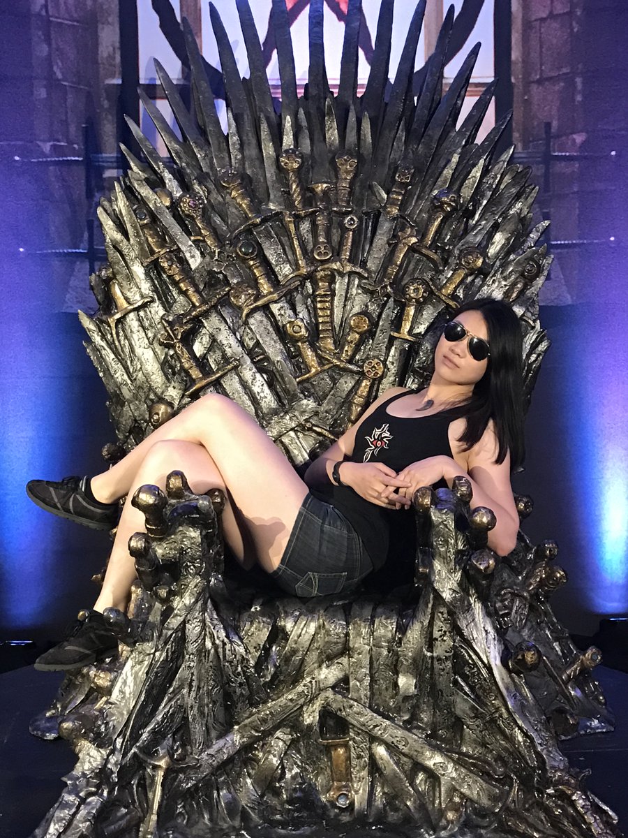 CarnivoreCain's tweet photo. The Iron Throne is actually pretty comfy. #GoTSDCC #SDCC https://t.co/MDiCPfcAEp