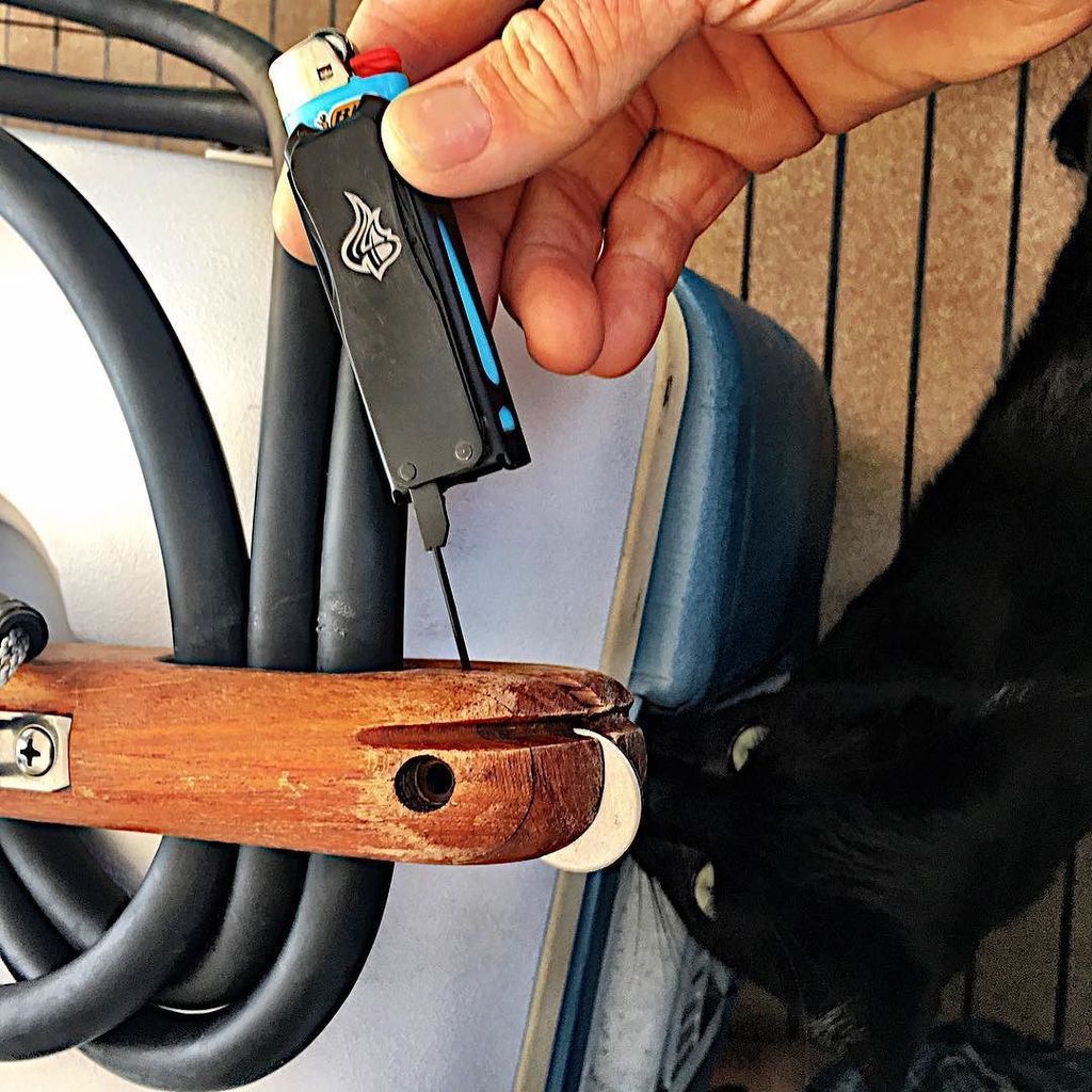 LighterBro's tweet photo. Carry your #LighterBroPro #multitool on you & always have the right tool for the job! The #microscrewdriver #poker… https://t.co/kZktng38ur https://t.co/kCFvejlYcU