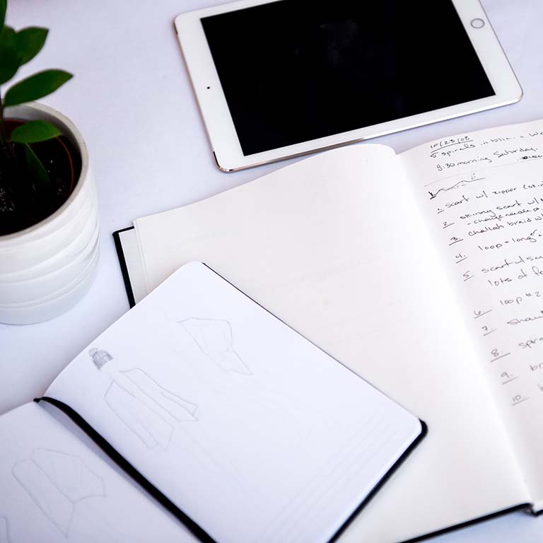 varrisueno's tweet image. This is how DeNada knits begin. #DesignInMotion