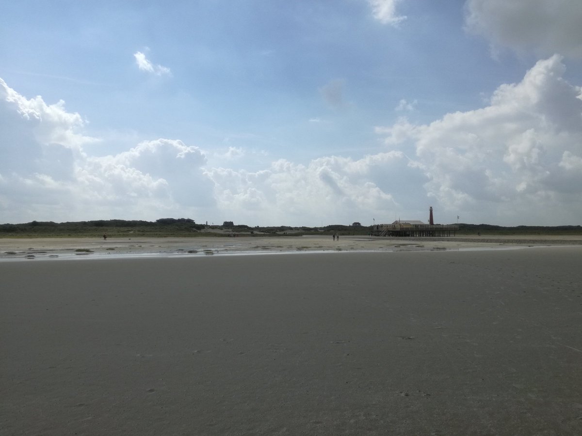 jfageelhoed's tweet photo. Weer terug op het Groninger vastenland na een dagje Schiermonnikoog. #rozig #moe maar #voldaan https://t.co/CY4LVhG5h1