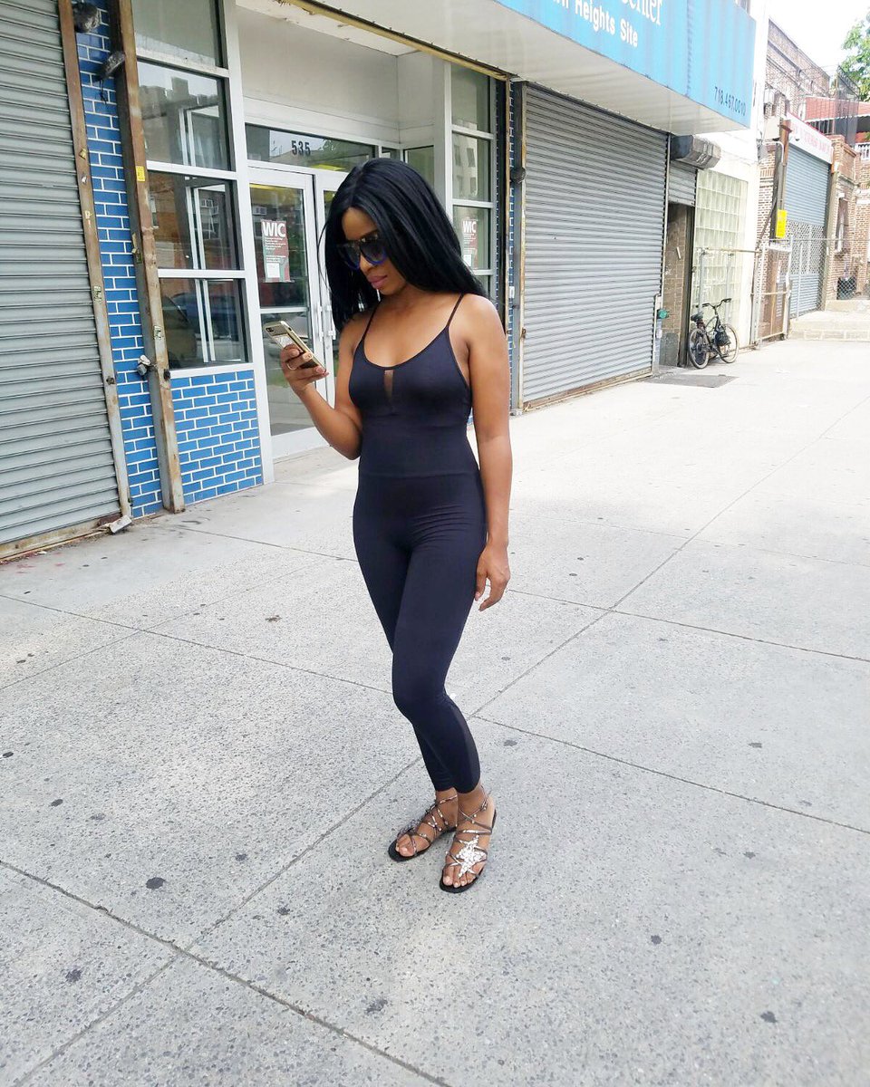 Vanessa_Gyan's tweet photo. 100 Degrees 🔥 #TGIF https://t.co/qd1ScHCDOt