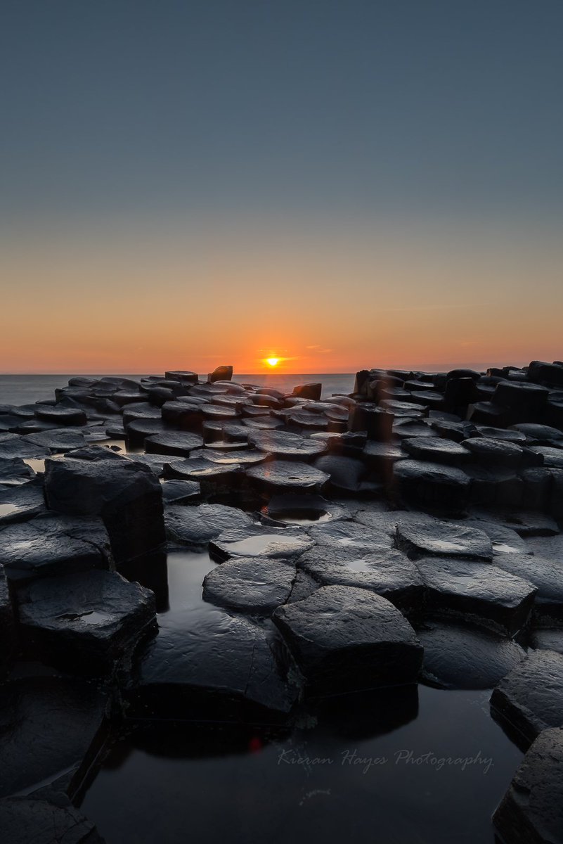 Giants Causeway @TInordics @wildatlanticway @DiscoverIreland @PictureIreland @deric_hartigan #3eweather @WeatherCee @irishexaminer #ireland