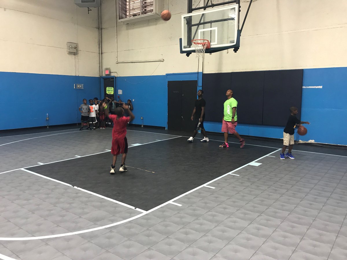 CitrixCareers's tweet photo. We at Citrix love to give back to our community. Our Raleigh Interns spent an afternoon at the Boys Club. #CitrixInterns #CitrixLife https://t.co/5p0DYb104h